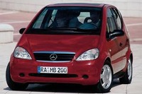 輸入車ナンバーワンはどっちだ!? ベンツとVWの首位攻防 画像