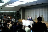 【池原照雄の単眼複眼】礼節無き会見セットに終止符を 画像
