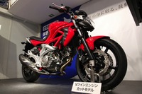 【東京モーターサイクルショー10】スズキ、グラディウス の試乗会 4月から 画像