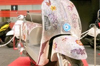 【東京モーターサイクルショー10】キムコ、180万円のスワロフスキーバイク 画像