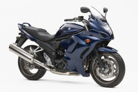 スズキ バンディット 1250F ABS、フルカウル仕様で登場 画像
