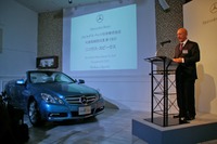 【Eクラスカブリオレ 日本発表】アコースティックソフトトップを採用 画像