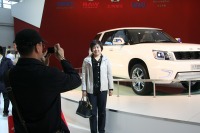 【北京モーターショー10】プレスデーは家族で記念写真 画像