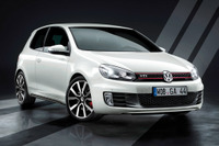 VW ゴルフ GTI に限定アディダス仕様 画像
