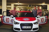 FCバイエルン・ミュンヘン…アウディ車で優勝パレード 画像