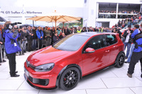 VW ゴルフ GTI 公式カスタムカー、ファンイベントで披露 画像