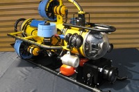 高速潜航! 三井造船、小型水中ロボットを開発 画像