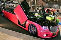 【東京スペシャルインポートカーショー10】超エロかわいいHIPでHOPなリムジン 画像