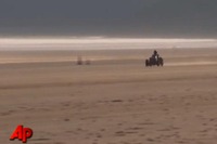［動画］140km/h!! 芝刈り機の世界新記録 画像