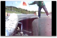［動画］電動レーシングカートでジムカーナコースを走る 画像