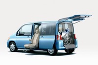 ホンダ、コンパクトな福祉車両『モビリオ・アルマス』を発売 画像
