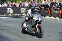 マン島TTレース、電動バイクでモトシーズが優勝…100マイル/hならず 画像