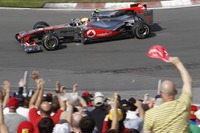 デニス、マクラーレンの開発力を賞賛 画像