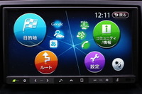 【カーナビガイド ‘10】「低価格でも全部“つながる”」…クラリオン スムーナビ NX710 開発者 画像