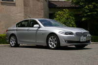 【BMW 5シリーズ 試乗】操縦“させたがる”クルマ…西川淳 画像