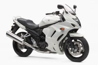 スズキ バンディット1250F ABS、要望に応えホワイト追加 画像