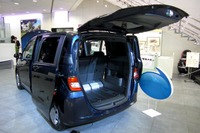 【ホンダ フリードスパイク 発表】荷室を感じさせないデザイン 画像