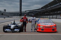 モントーヤがNASCARにマシン交換 画像
