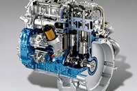 三菱ふそう、新型エンジンをフィアットと共同開発 画像