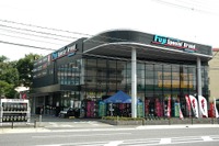 カー用品ディーラー激戦区の「イナイチ」沿いで支持されるには 画像