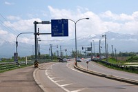 アイスバーンでスリップ、標識柱に突っ込む（訂正いたしました） 画像