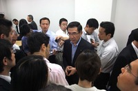 【新聞ウォッチ】鈴木修会長の御曹子初デビュー「インドも油断できない」 画像
