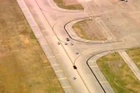 ［動画］空港滑走路でカーチェイス、大捕り物 画像
