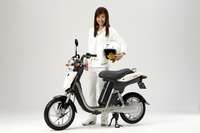 マツダレンタカー、横浜でEVバイクをレンタル開始 画像