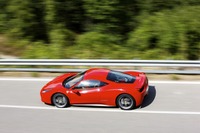 フェラーリ 458イタリア の火災、断熱材組み立てに問題 画像