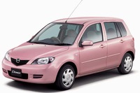 マツダ『デミオ』にピンクの限定車……伊東美咲が提案 画像
