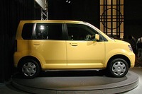 【新聞ウォッチ】ダイムラーと軽自動車を開発する三菱の狙いは? 画像