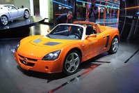 【ジュネーブショー速報 Vol. 3】850kgアルミボディ、オペル『スピードスター』の市販は秋 画像