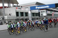 本格的自転車レース、富士チャレンジ200 10月9日 画像