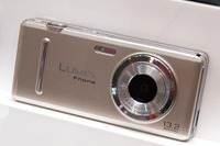 【CEATEC 10】パナソニック初のカメラブランド携帯「LUMIX Phone」公開 画像