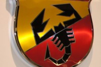 アバルト、オールニューモデルの存在を強調 画像