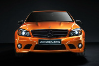 【シドニーモーターショー10】メルセデス C63AMG にド派手なオレンジ 画像