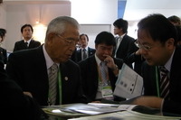 【ITS世界会議10】豊田章一郎氏、会場を視察 画像