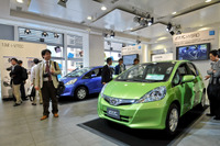 新車登録が26.7%減、リーマンショック直後を4万台下回る…10月 画像