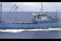 ［尖閣ビデオ流出］中国漁船と巡視船の衝突［動画］ 画像