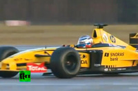 プーチン首相、F1マシンを240km/hで操る［動画］ 画像