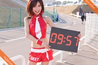 『サーキット時計』鈴鹿8耐レースクイーンが登場!! 画像