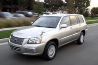 トヨタ、『FCHV』を民間4社と自治体に納車 画像