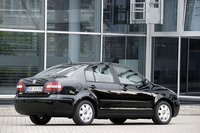 【フランクフルトショー2003出品車】VW『ポロ・セダン』……お尻 画像