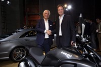 【ロサンゼルスモーターショー10】ドゥカティとメルセデスAMGが提携を発表 画像