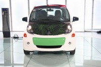 【ロサンゼルスモーターショー10】北米 i-MiEVの全幅が広い、本当の理由 画像