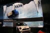 【ロサンゼルスモーターショー10】MINI の展示に思わずニヤリ 画像