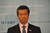 問責決議提出前、馬淵国交相ノーコメント 画像