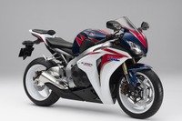 ホンダ CBR1000RR の2011年モデル、スポーティなイメージを強調したカラー 画像