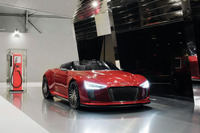アウディ、未来の充電ステーション「e-den」を公開 画像