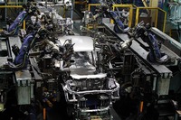 機械受注2か月ぶりプラス、民需は2か月連続マイナス 10月 画像
